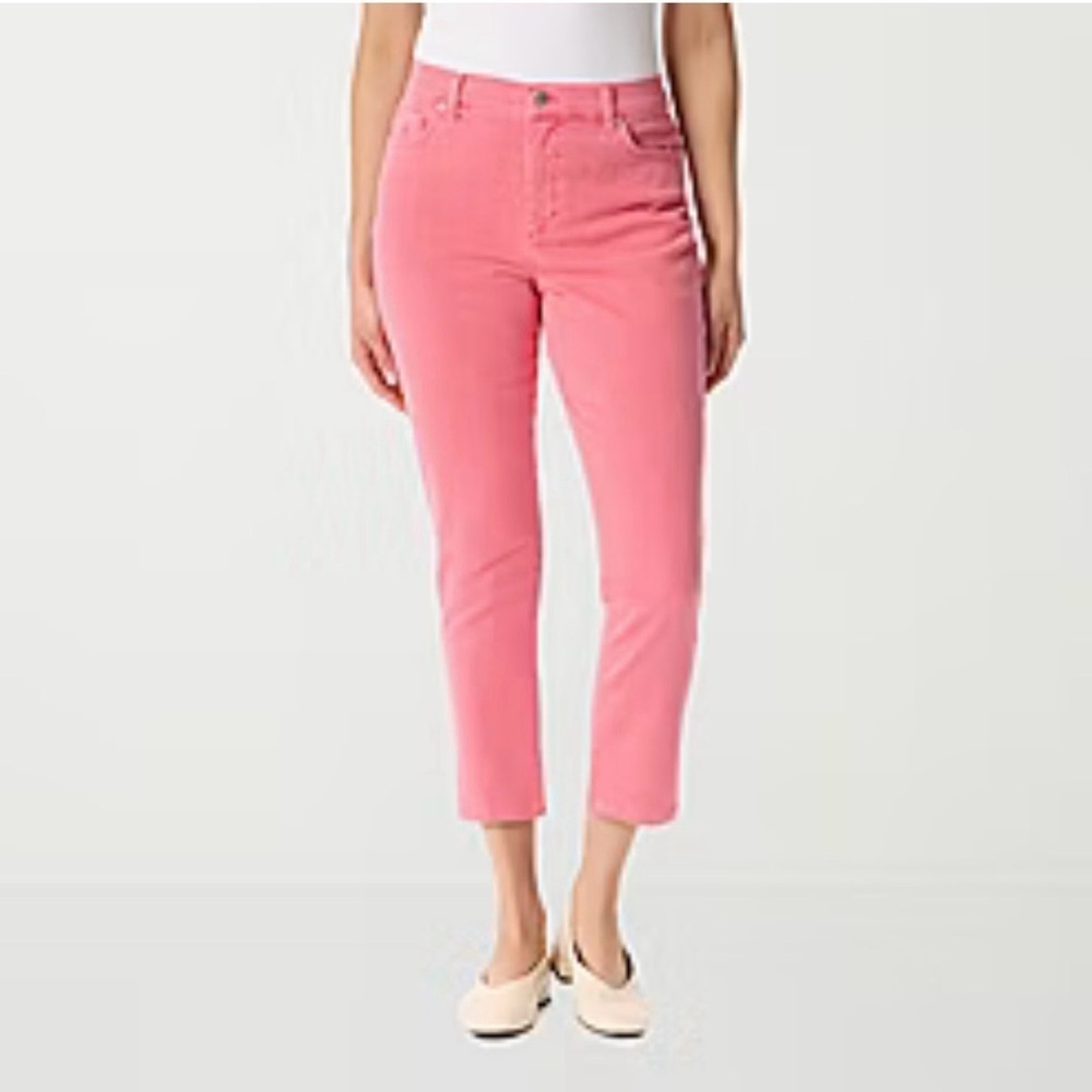 NWT- Gloria Vanderbilt Rose Stretch Capris